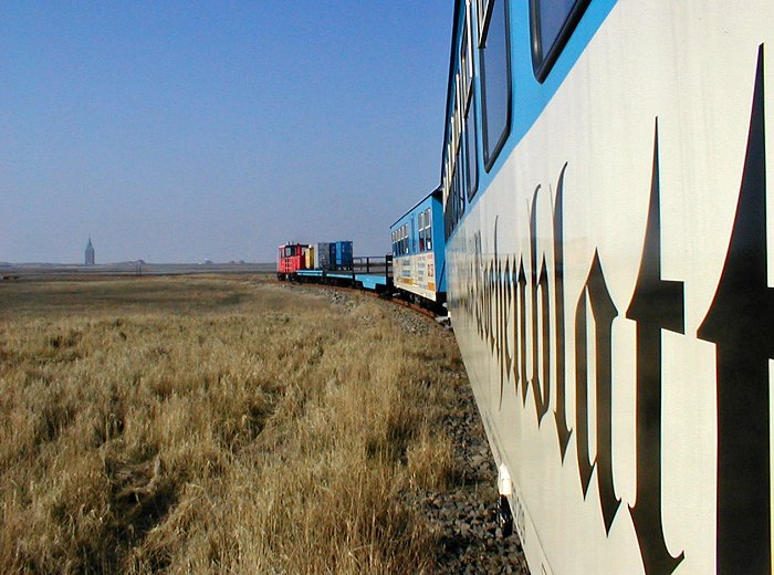 Kurvenfahrt der Inselbahn