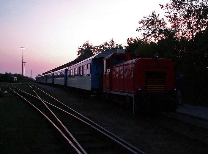 Inselbahn im Abendlicht