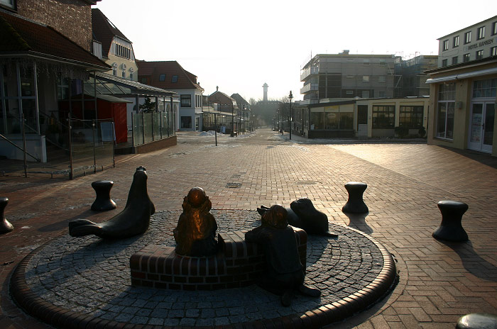 Menschenleere Hauptstraße