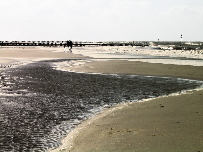 Priel am Hauptstrand