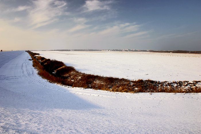 Ostinnengroden mit geschlossener Schneedecke