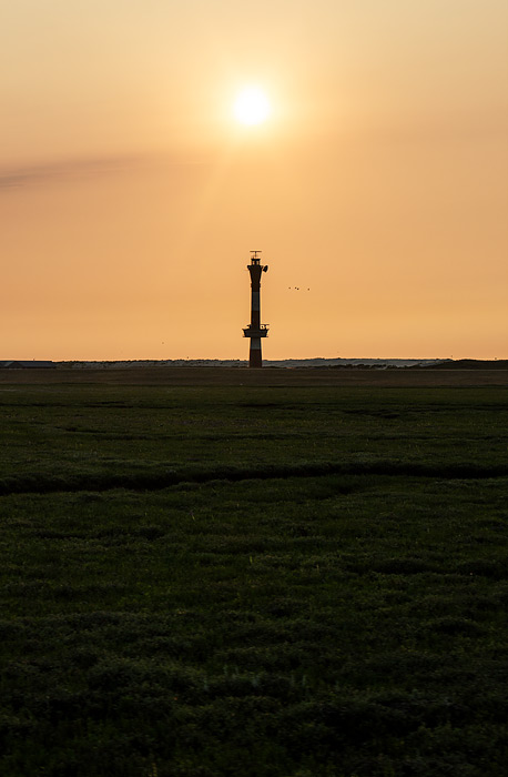 Neuer Leuchtturm im Gegenlicht