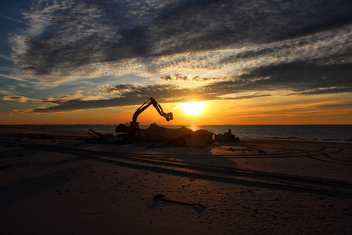 Bagger im Sonnenuntergang