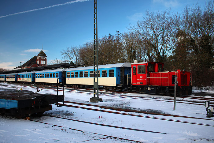 Bahnhof mit Inselbahn