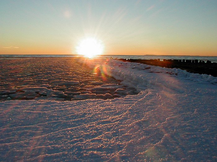 Eisablagerungen an Buhne &raquo;V&laquo;