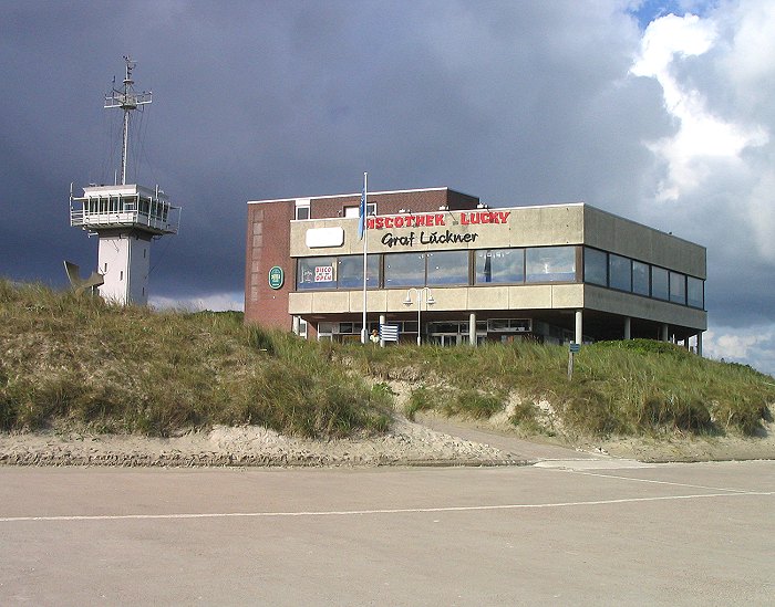 Marine-Signalturm und Kurhaus &raquo;Graf Luckner&laquo;