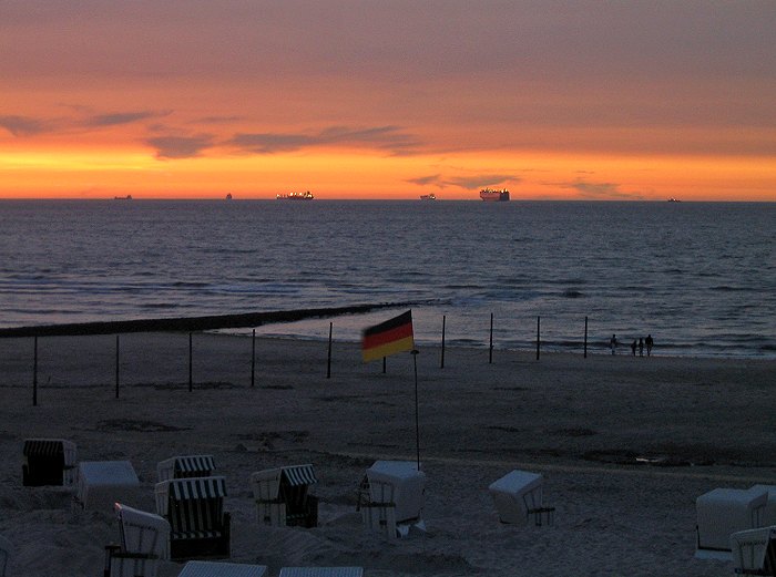 Strand und Reede am Abend