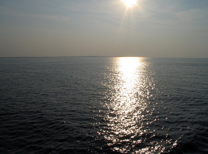 Wangerooge vom Jadefahrwasser aus gesehen