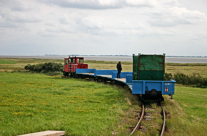 Inselbahn an der M&uuml;llpre&szlig;station