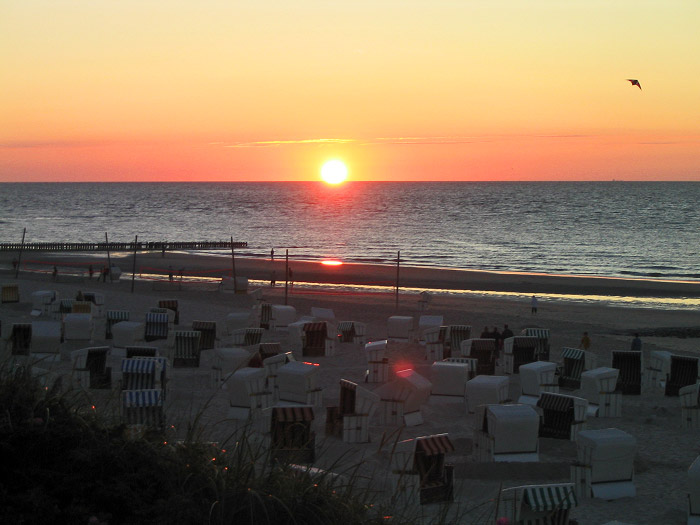 Sonnenuntergang &uuml;ber dem Meer