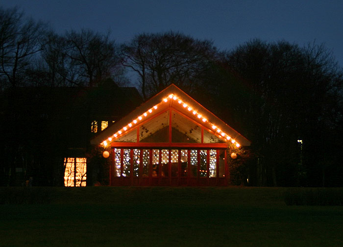 Pavillon im Rosengarten