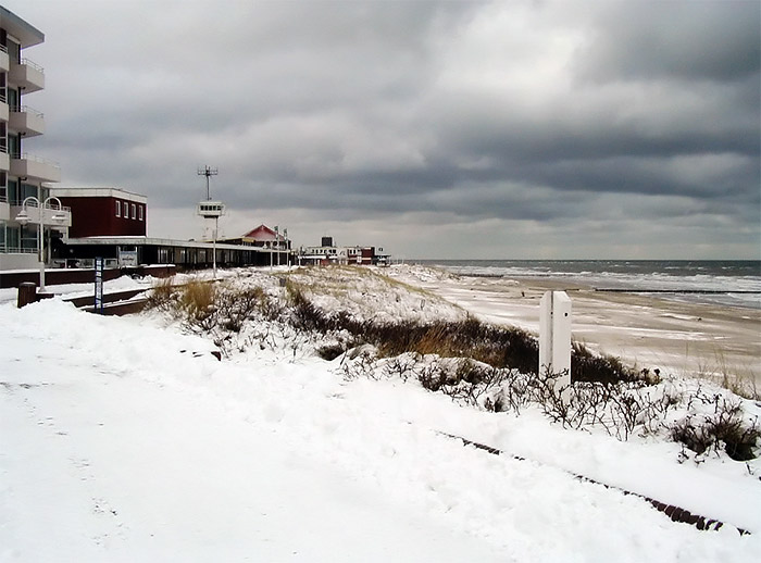 Westliche Strandpromenade in der Winterzeit