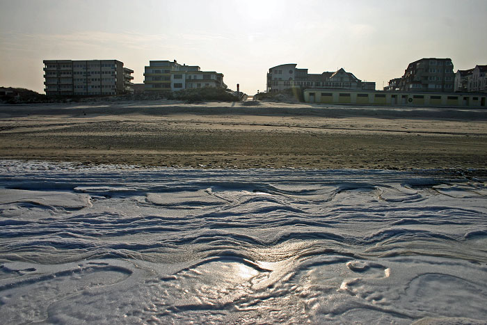 Blick &uuml;ber den Strand nach S&uuml;den