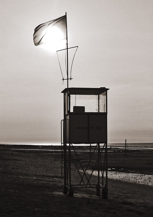 Badeturm im Gegenlicht
