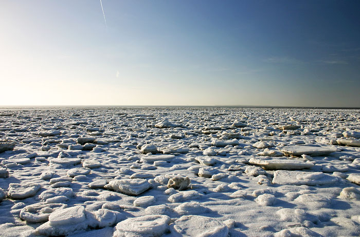 Eisschollen am Strand