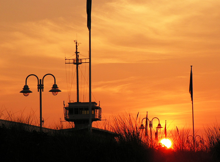 Sonnenuntergang an der Strandpromenade