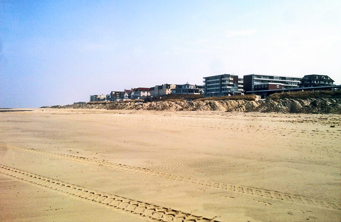 Hauptstrand in der Vorsaison