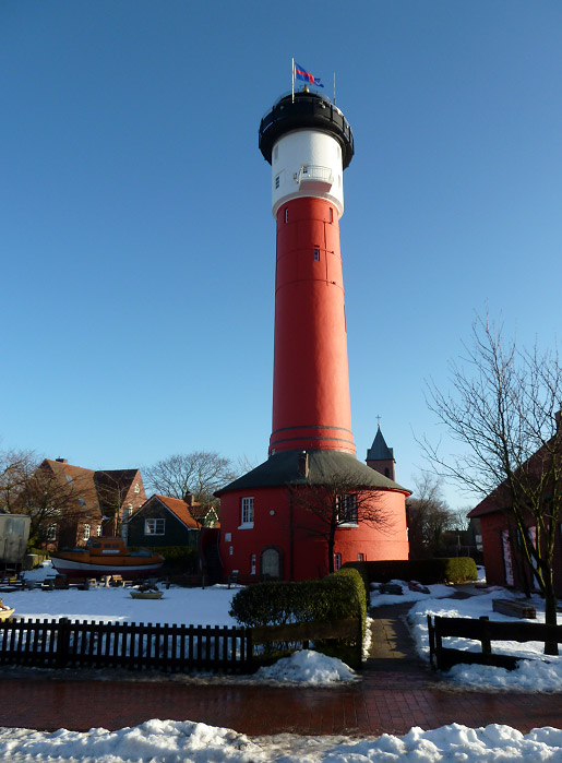 Alter Leuchtturm im Schnee
