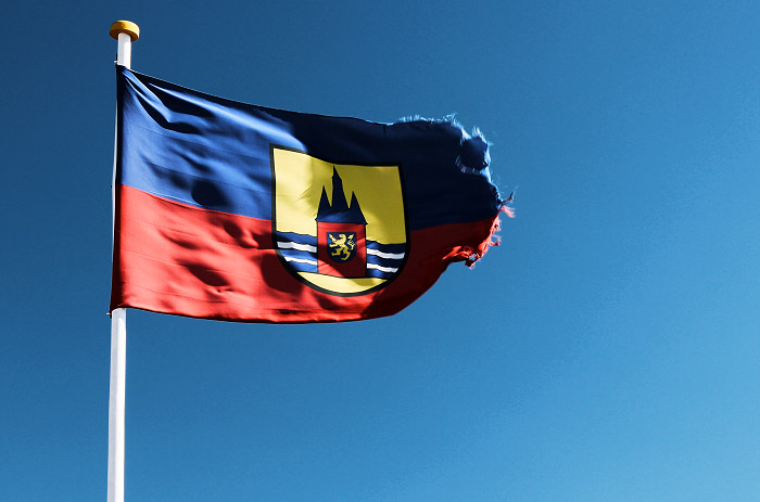 Flagge mit Inselwappen