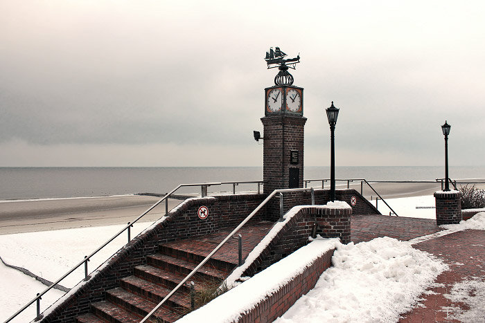 Winterstimmung an der Hauptuhr