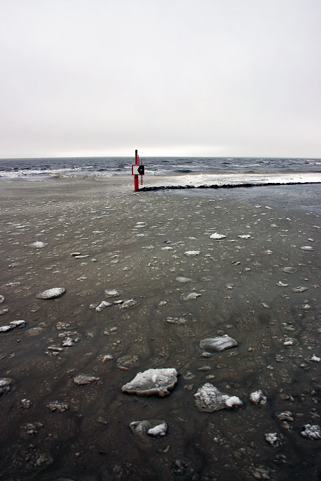 Treibeis in der Hafeneinfahrt