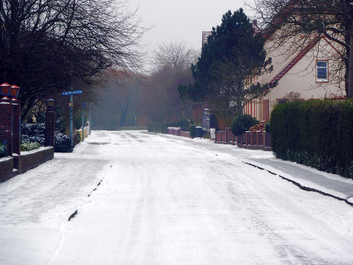 Verschneite Friedrich-August-Stra&szlig;e