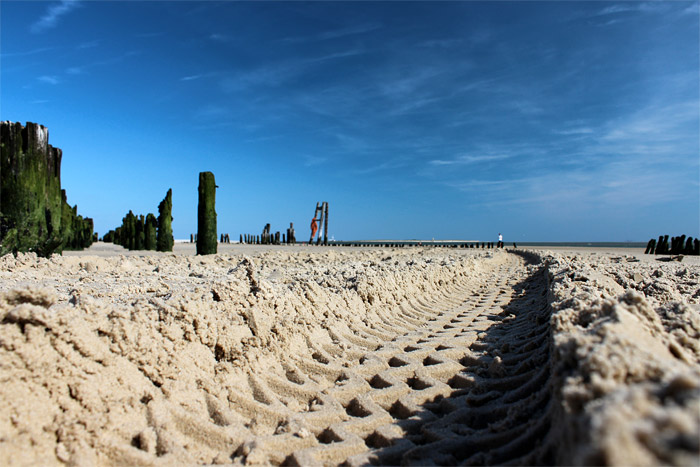Reifenspuren am alten Ostanleger