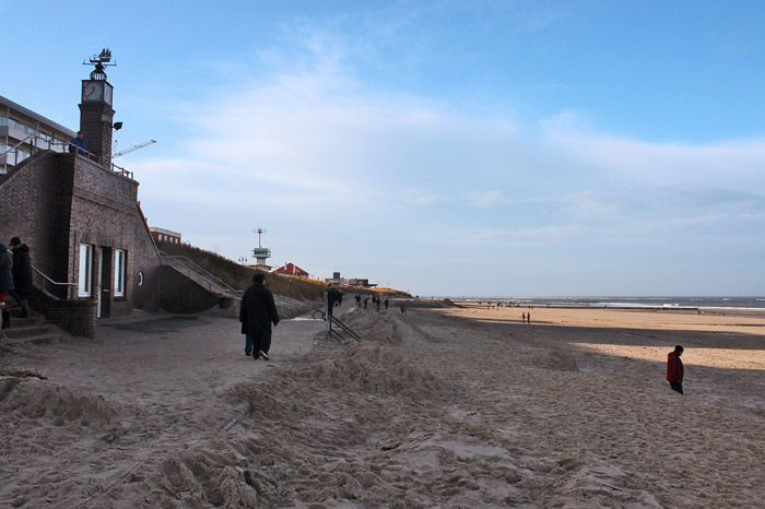 Strand unterhalb der Uhr