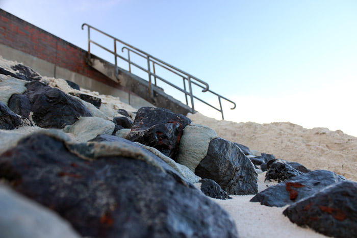 Strandmauer mit Treppe