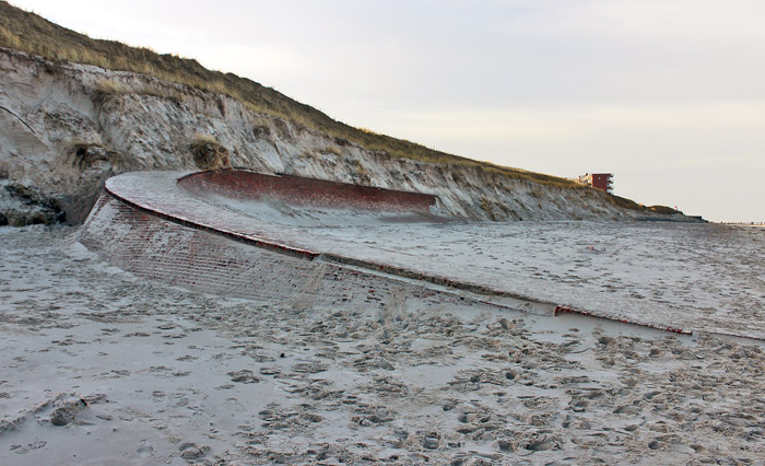 Endbogen der alten Strandmauer