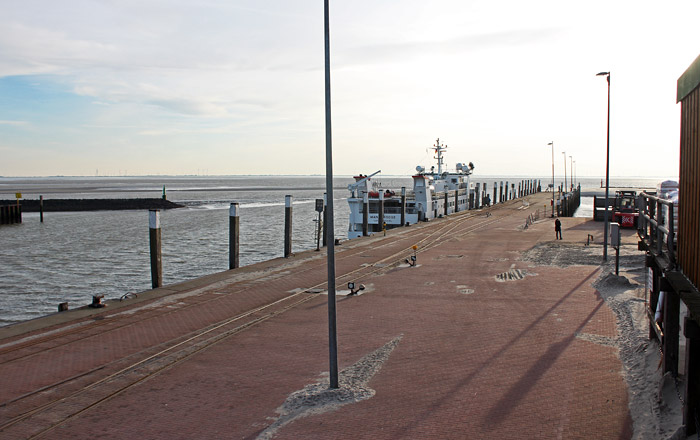 MS Wangerooge am Anleger