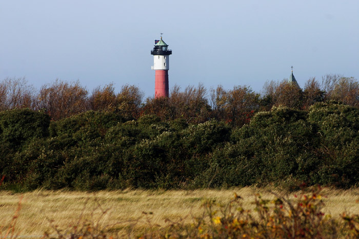 Alter Leuchtturm vom Deich aus gesehen