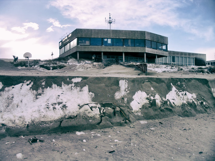 Abbruchkante am westlichen Hauptstrand