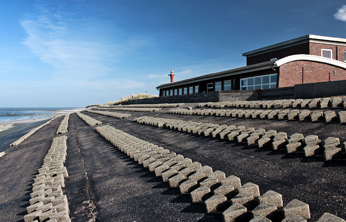 Westdeckwerk mit Wellenbrechern