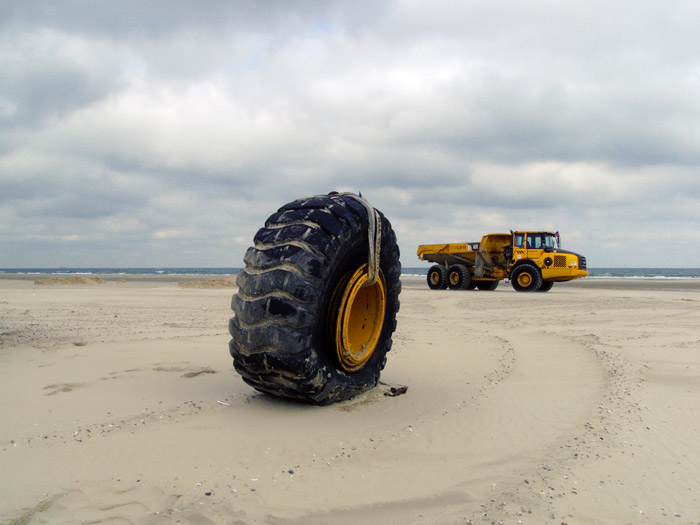 Verlorenes Rad eines Dumpers