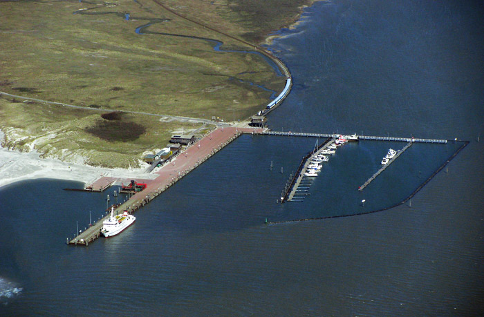 Wangerooger Westanleger mit MS Harlingerland