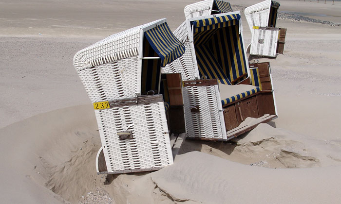 Strandk&ouml;rbe nach dem Sturm