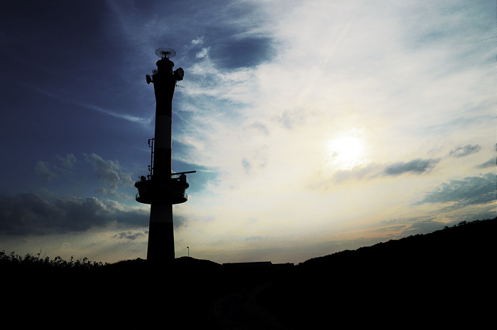Neuer Leuchtturm im Gegenlicht