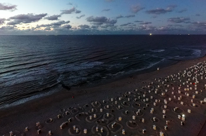 Strandkörbe und Hauptbadefeld