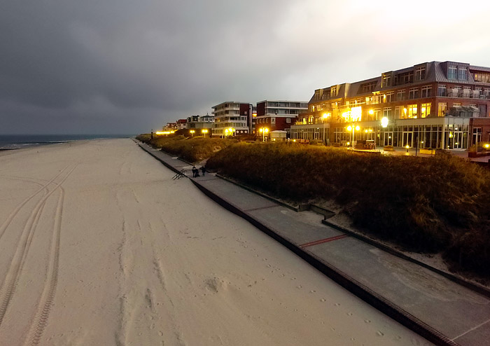 Dämmerung am Hauptstrand