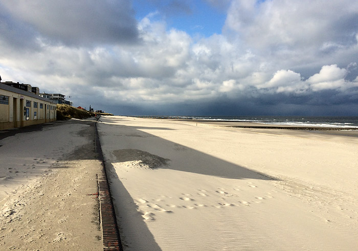 Hauptstrand im Herbst