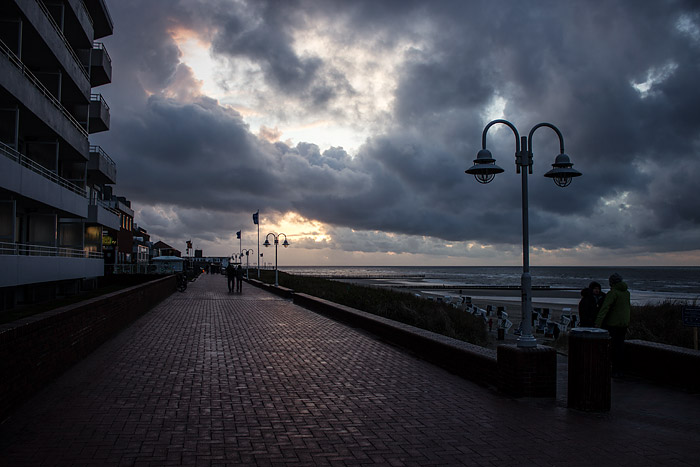 Wolkenstimmung an der Promenade