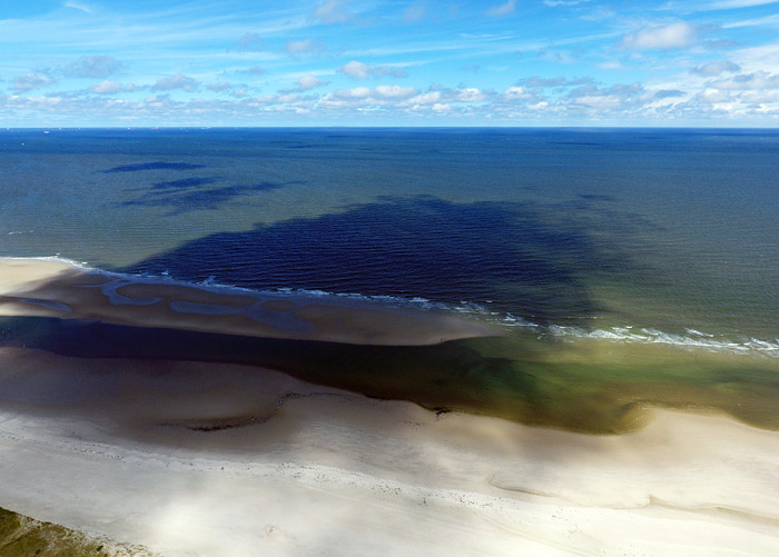 Wolkenschatten &uuml;ber dem Strand