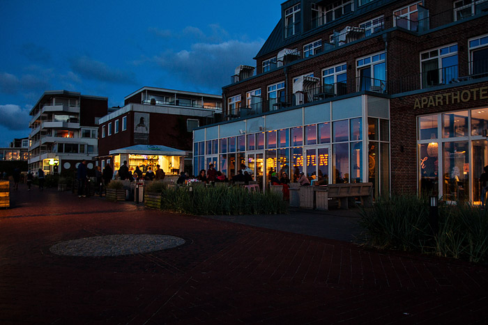 Strandpromenade und Friesenjung