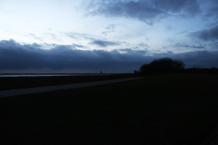 Abendd&auml;mmerung am Deich