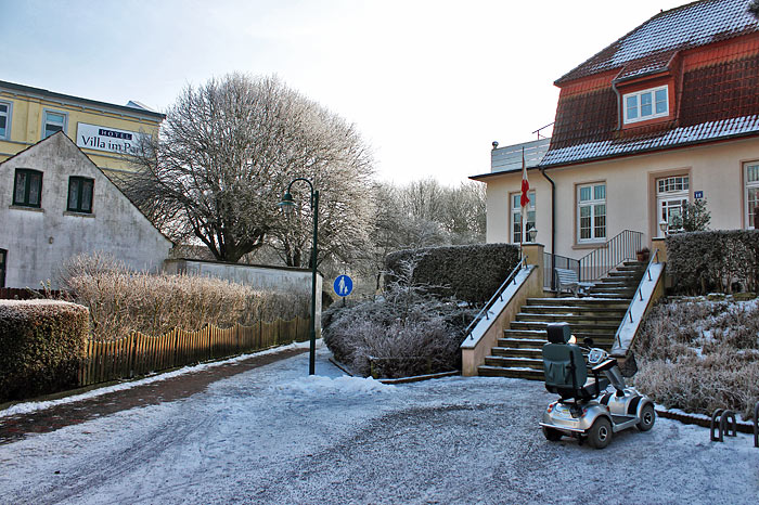 Platz vor der Arztpraxis