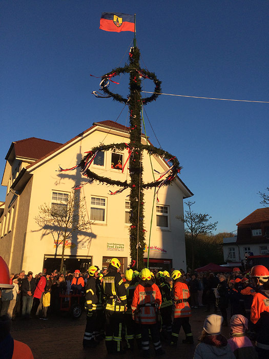 Maibaumaufstellen 2018