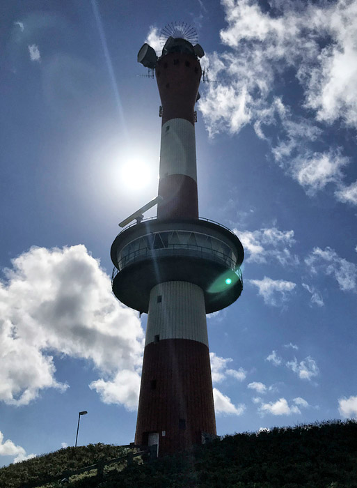 Neuer Leuchtturm im Gegenlicht