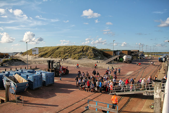 Umstieg von der Bahn aufs Schiff