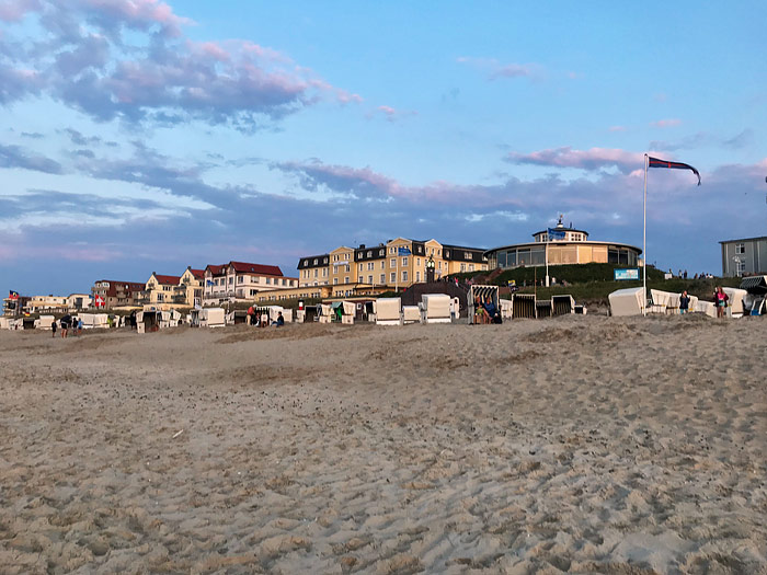 Hauptstrand am Abend